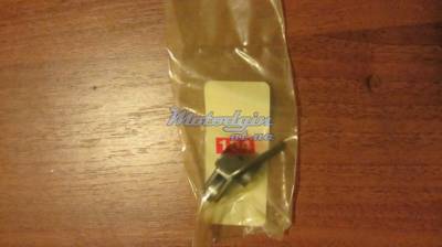 Рокер выпускного клапана Ямаха UA06J