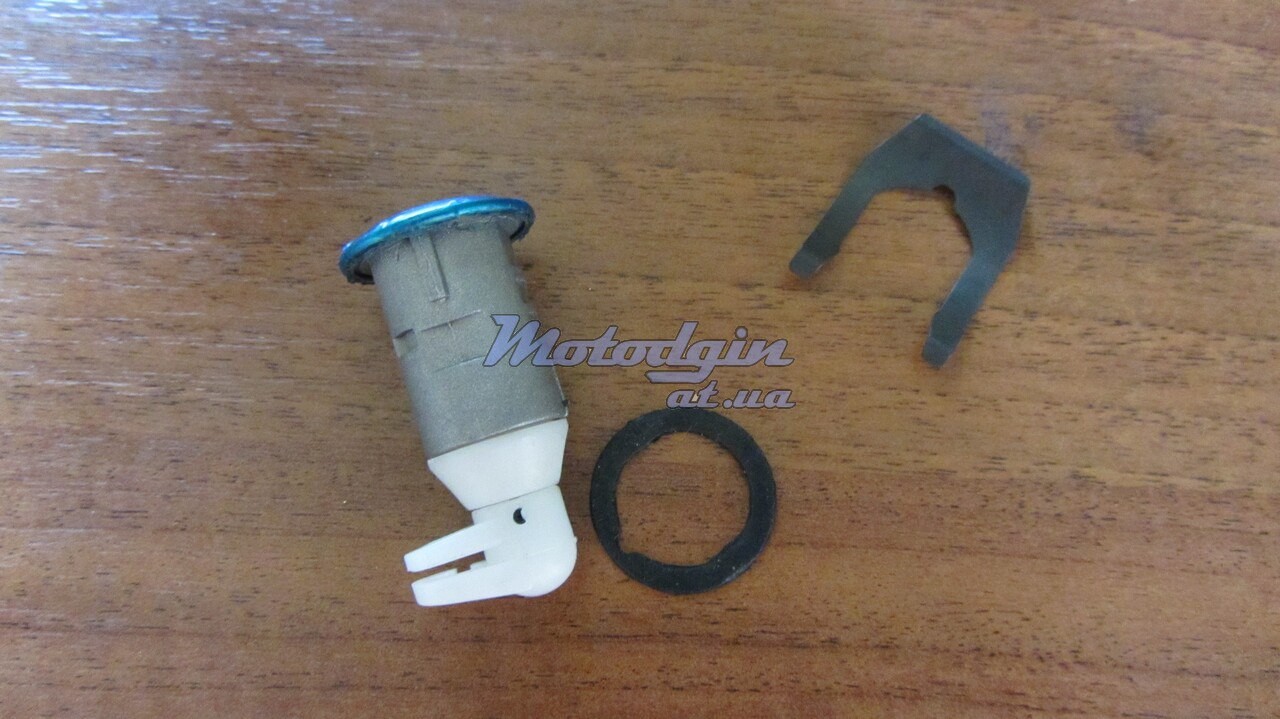 Замок багажника