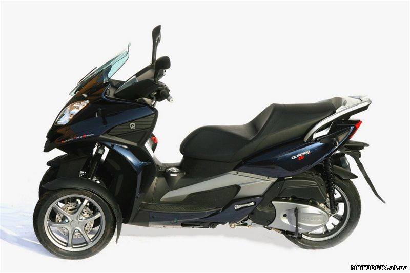 Итальянский скутер Quadro 350s
